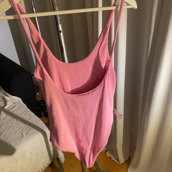 Cute Barbi pink swimsuit worn ONCE L - Picture 2 of 3